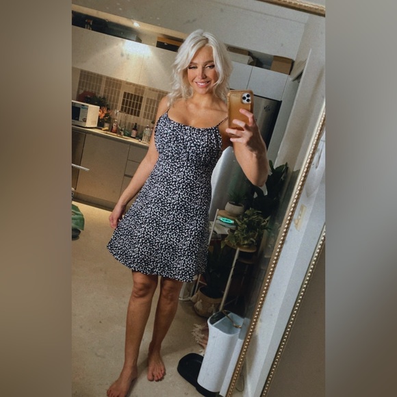 🖤🤍 Dazy Floral Print Cami Dress 🤍🖤 Brand New Size Large (AU SIZE 8) - Picture 2 of 13